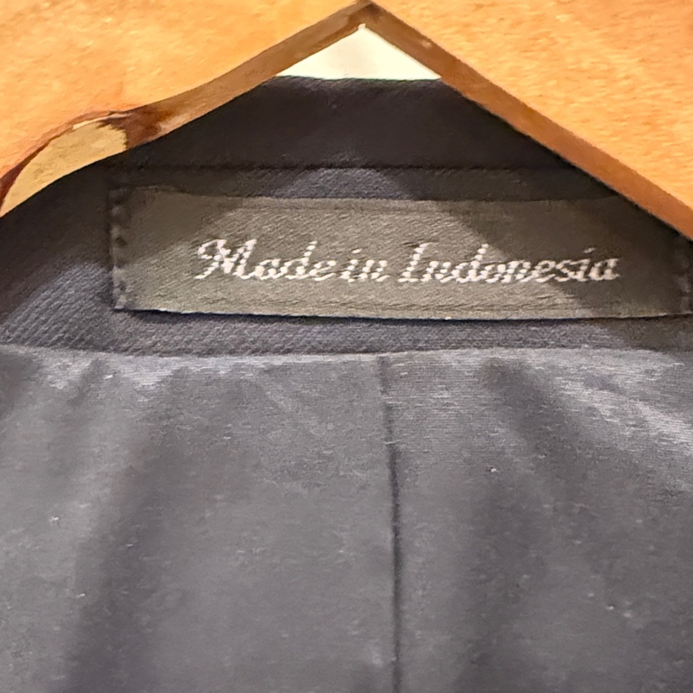 Ralph Lauren Navy Blazer with Gold Buttons - Picture 9 of 16